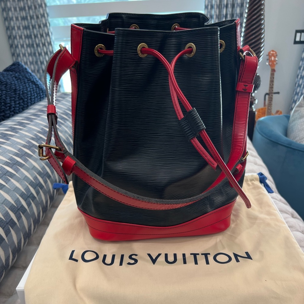 Louis Vuitton Epi Noe vintage bag